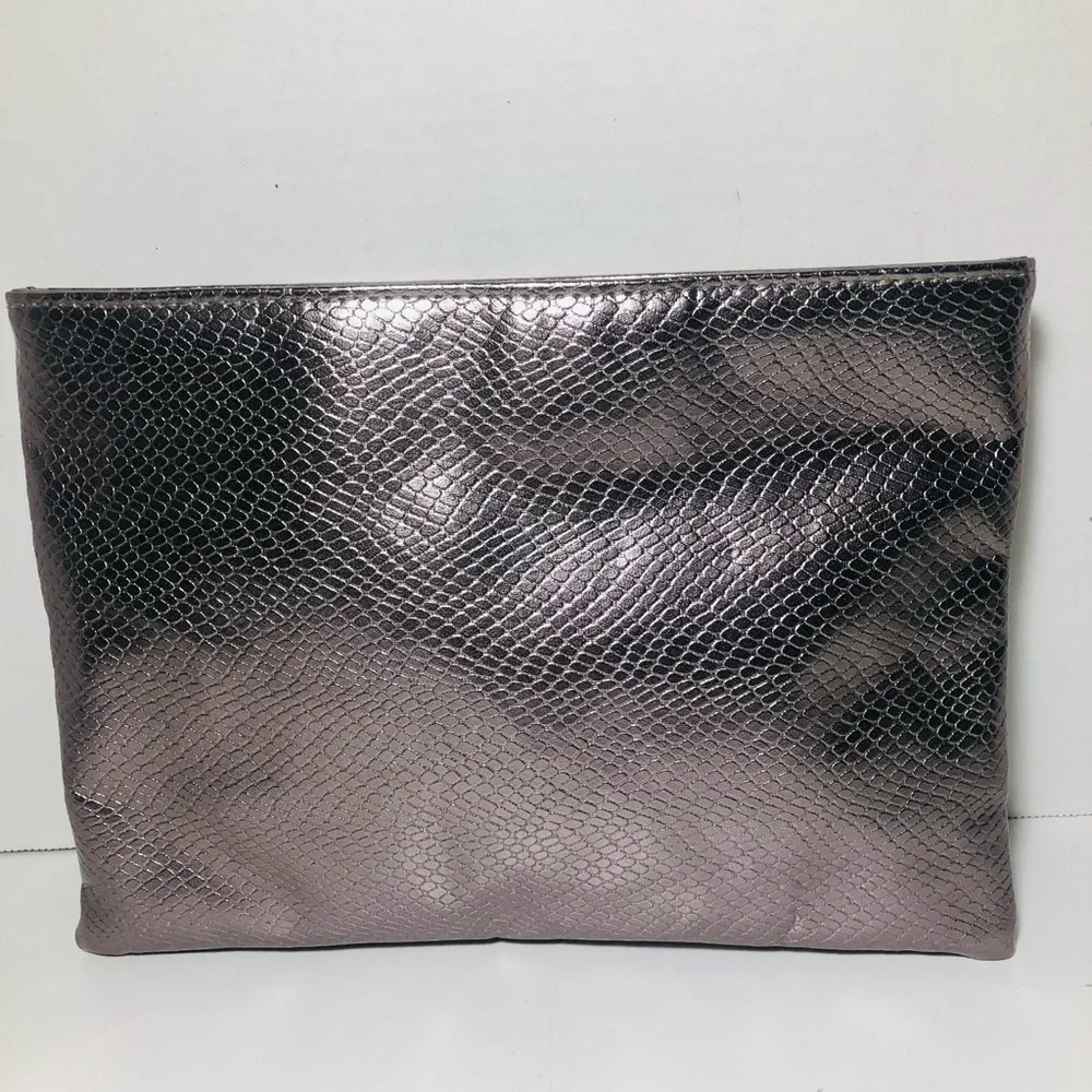 La Prarie Silver Makeup Bag Excellent Condition